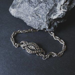 Vintage Avon Celtic Knot Silver Chain Bracelet